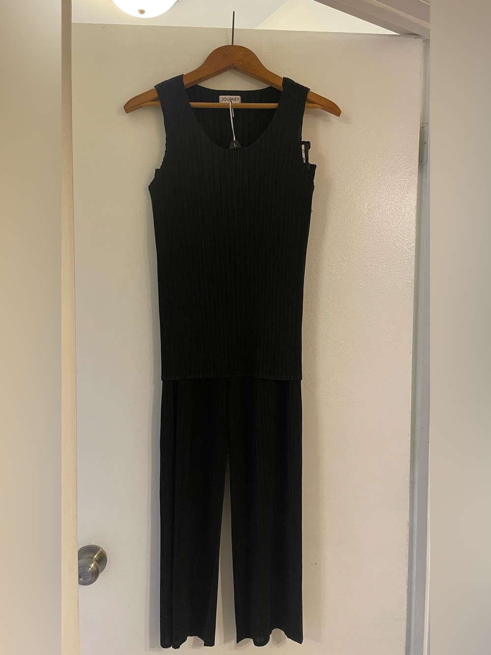 Vintage Journey Pleated Two Piece Set Black Minimalist Pleated Top & Pants Set